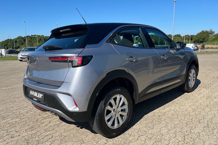 Sølv Opel Mokka fra 2022