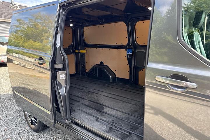 Sort Ford Transit Custom fra 2019