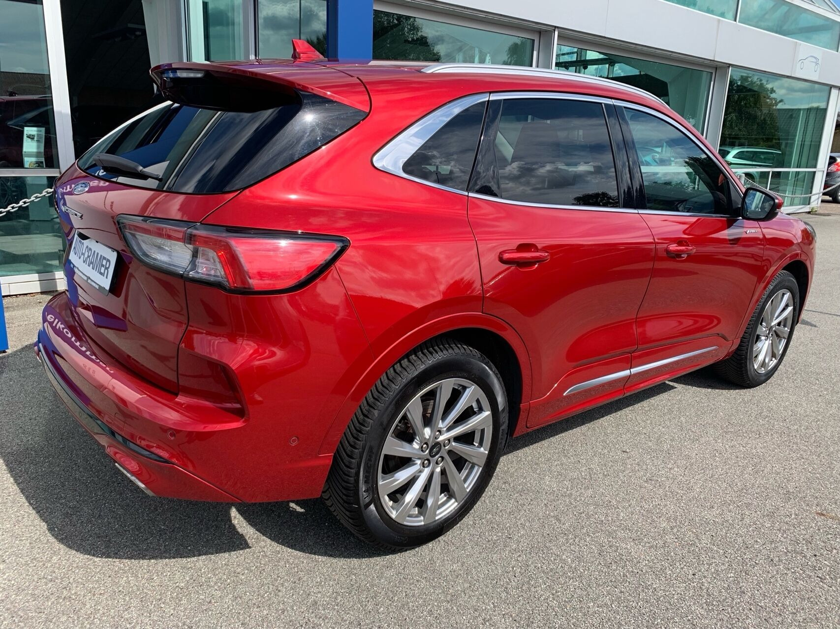 Rød Ford Kuga fra 2022