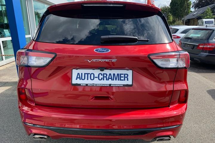 Rød Ford Kuga fra 2022