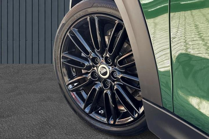 Grøn Mini Cooper SE fra 2023
