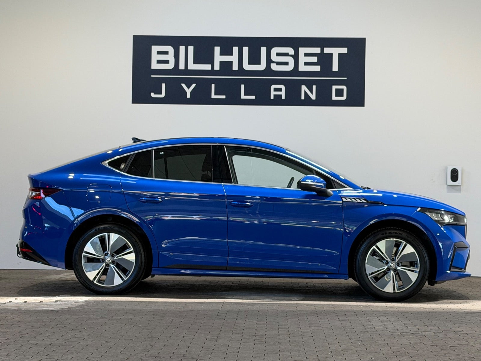 Blå Skoda Enyaq fra 2023