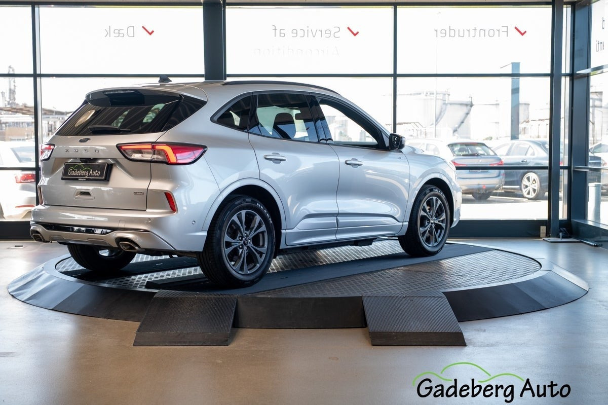 Sølv Ford Kuga fra 2020