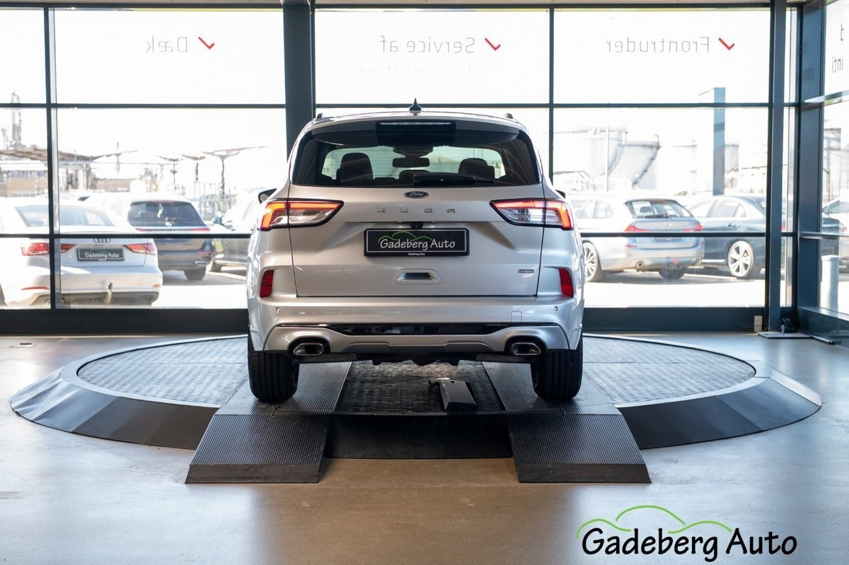 Sølv Ford Kuga fra 2020
