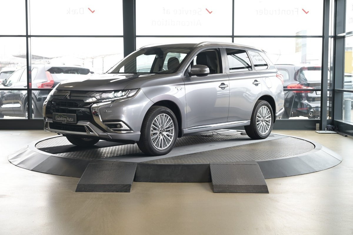 Mitsubishi Outlander 2,4 PHEV Intense CVT 4WD