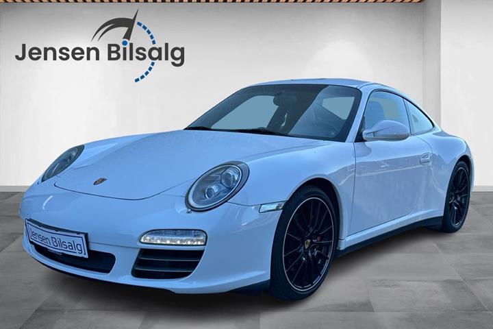 Gul Porsche 911 Carrera 4S fra 2009