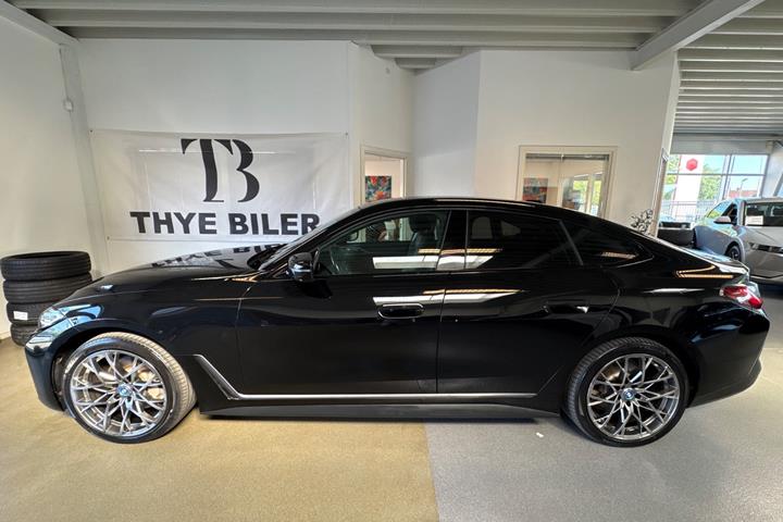 Sort BMW i4 fra 2024