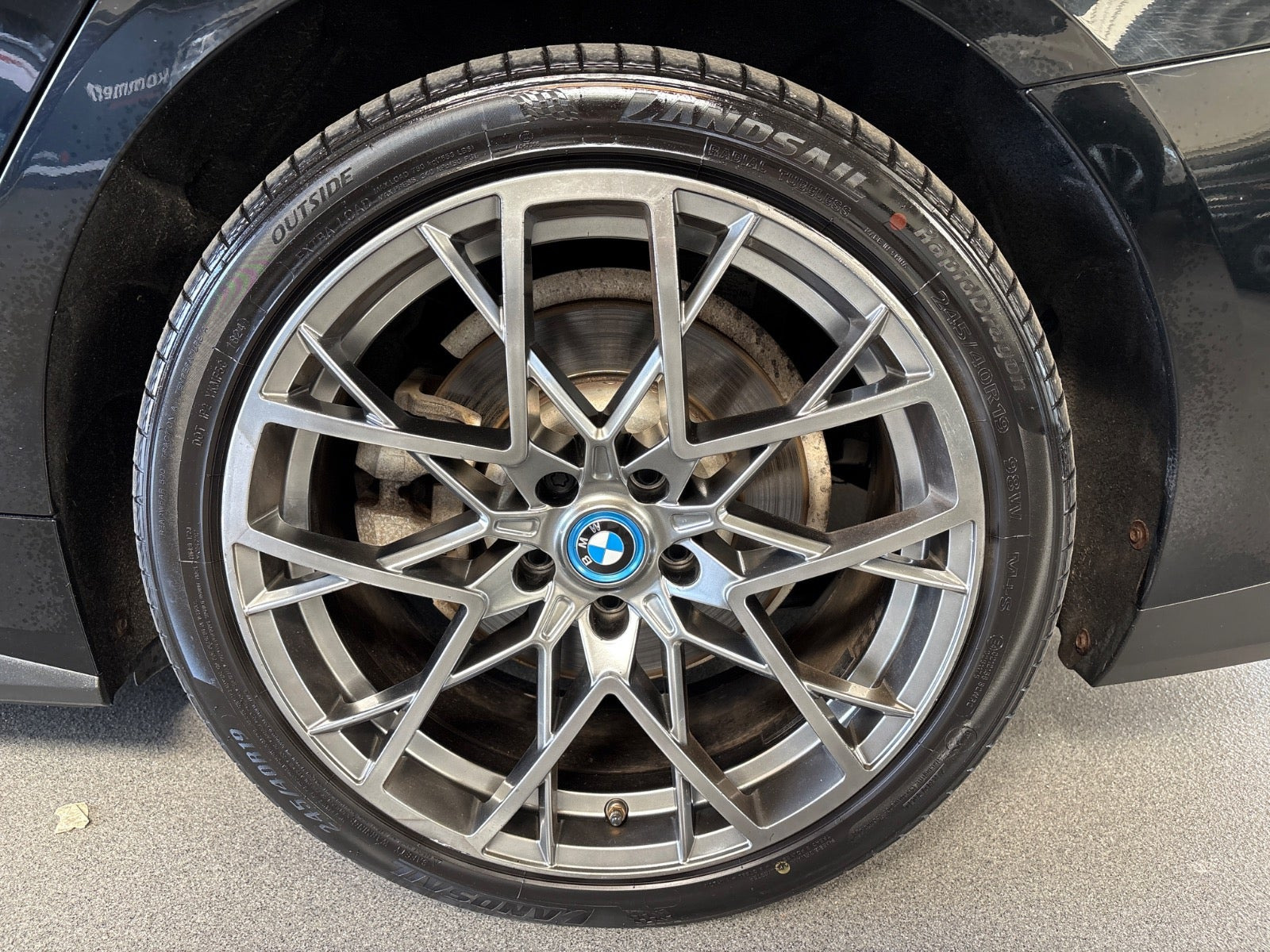Sort BMW i4 fra 2024