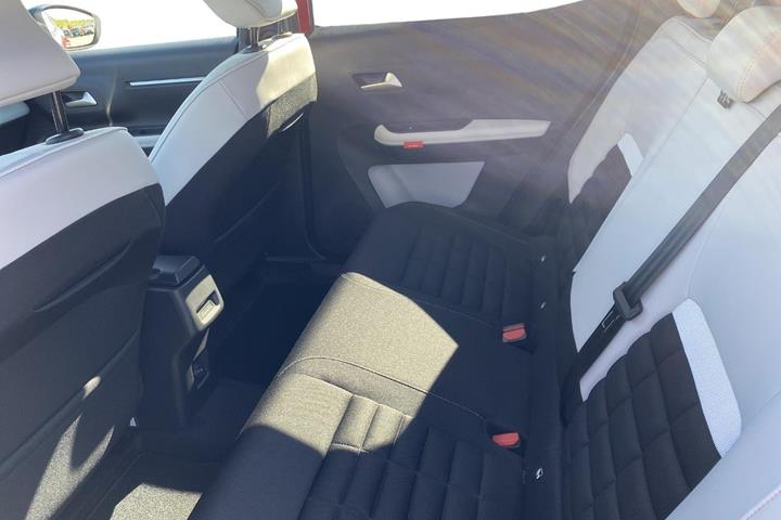 Rød Citroën e-C3 Aircross fra 2025