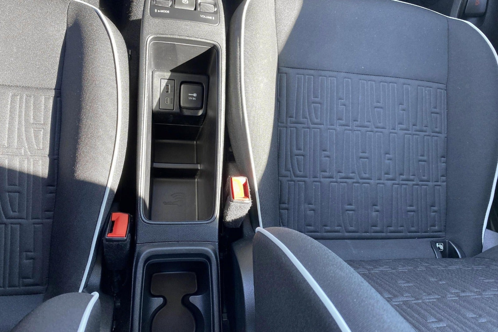 Hvid Fiat 500e fra 2023