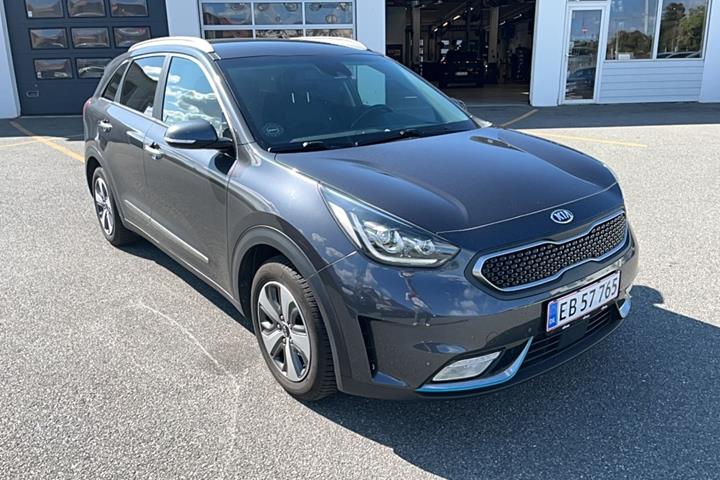 Grå Kia Niro fra 2019