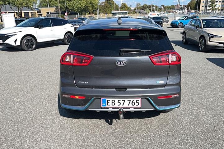 Grå Kia Niro fra 2019