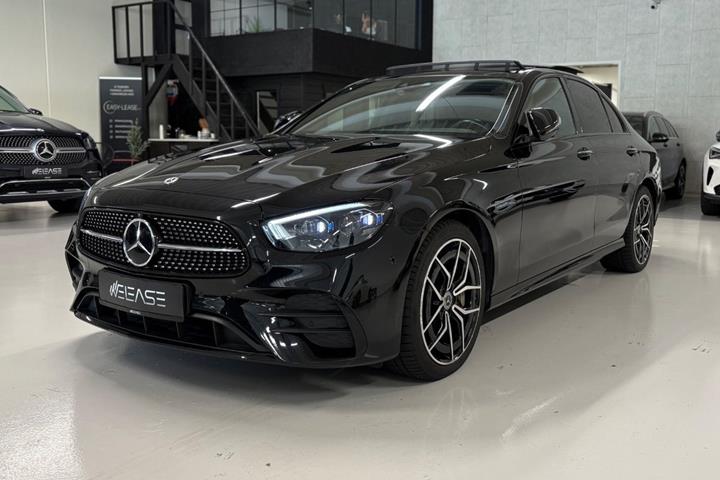 Sort Mercedes E300 de fra 2021