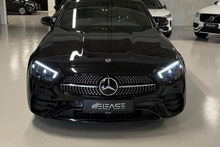 Sort Mercedes E300 de fra 2021