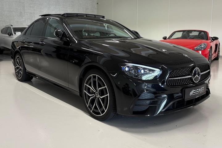 Sort Mercedes E300 de fra 2021