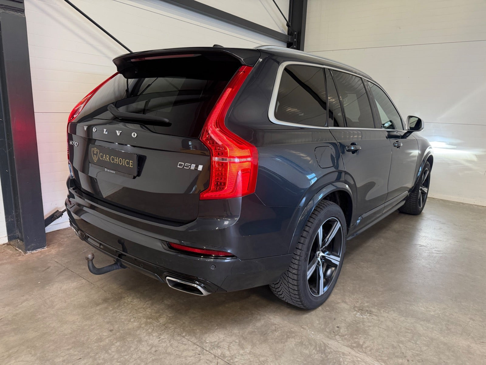 Grå Volvo XC90 fra 2019