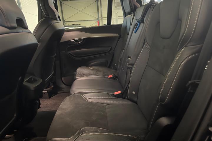 Grå Volvo XC90 fra 2019