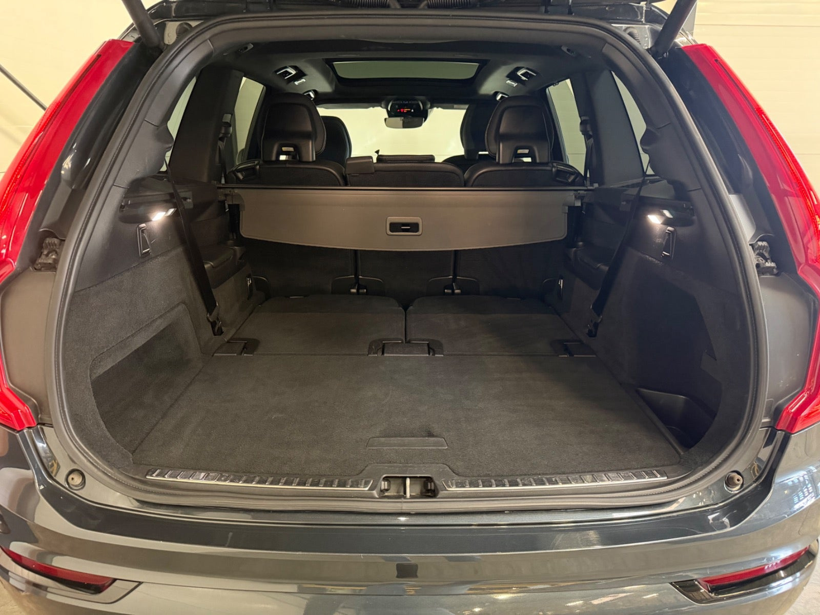 Grå Volvo XC90 fra 2019