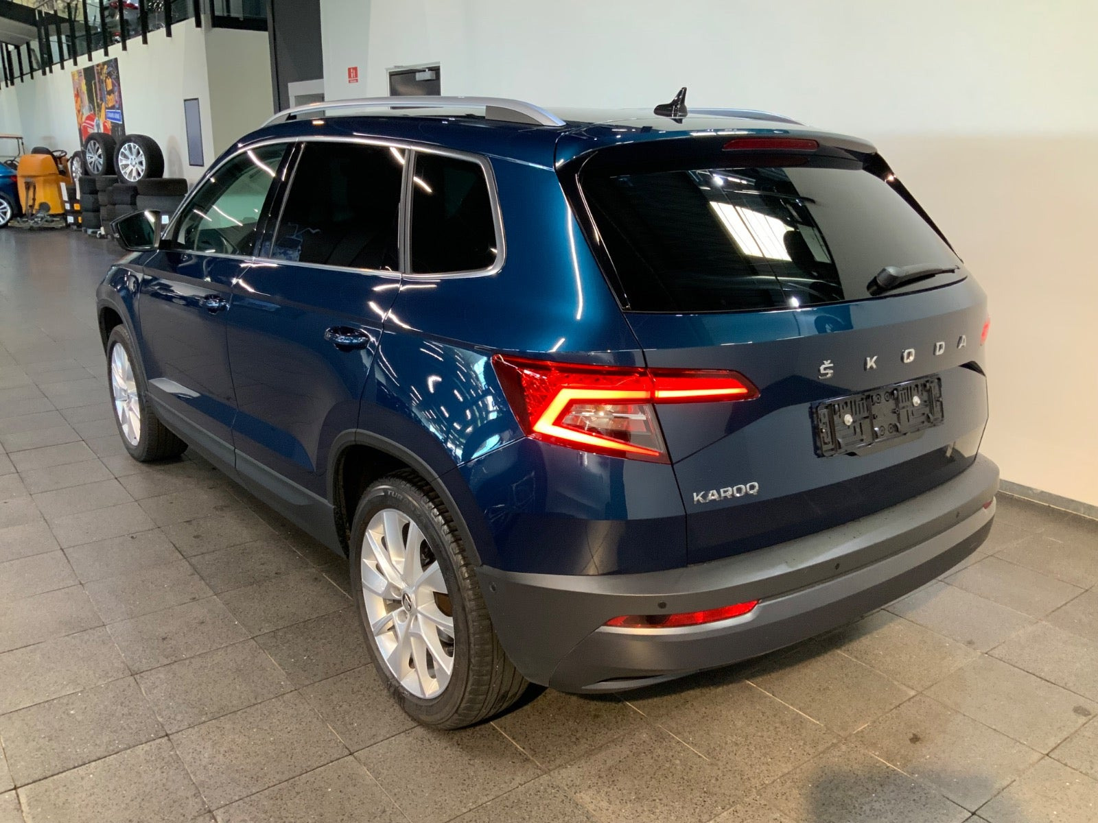 Blå Skoda Karoq fra 2021