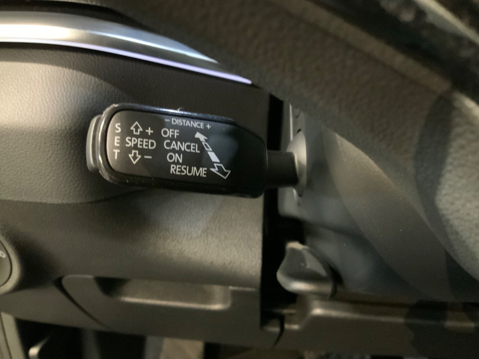 Blå Skoda Karoq fra 2021