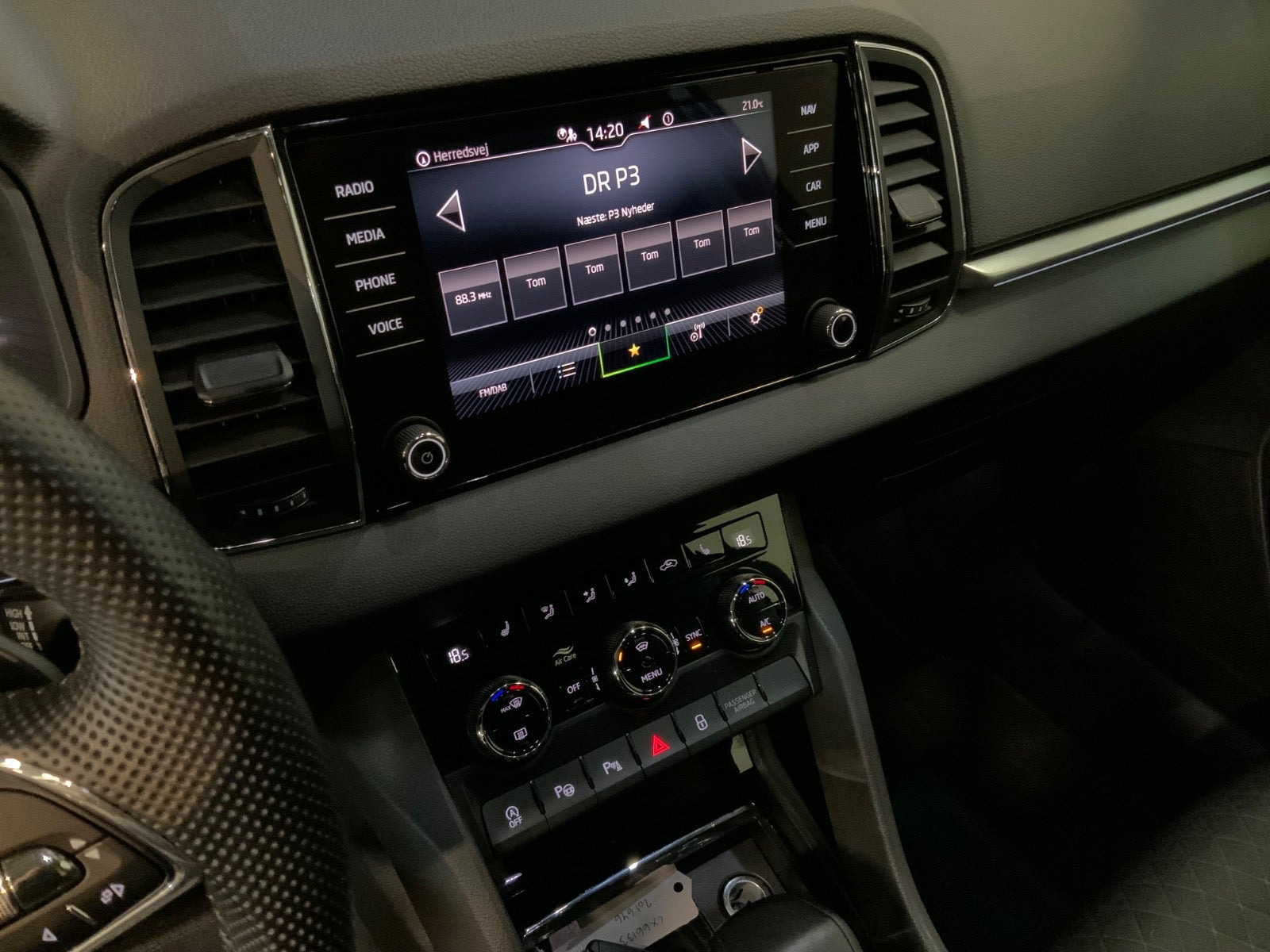 Blå Skoda Karoq fra 2021