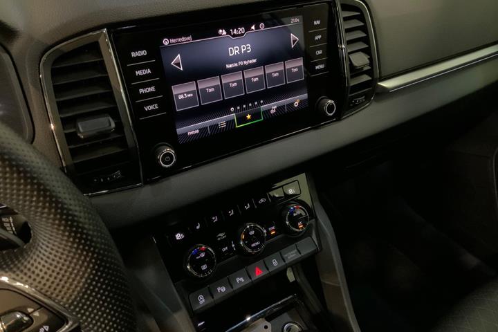 Blå Skoda Karoq fra 2021