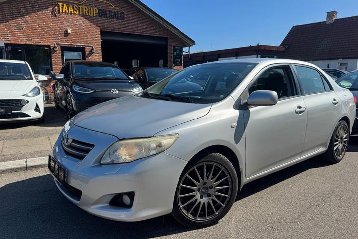 undefined Toyota Corolla fra 2008 set udefra