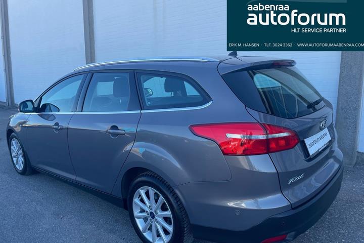Grå Ford Focus fra 2015