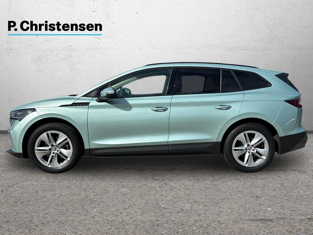 Blå Skoda Enyaq fra 2023
