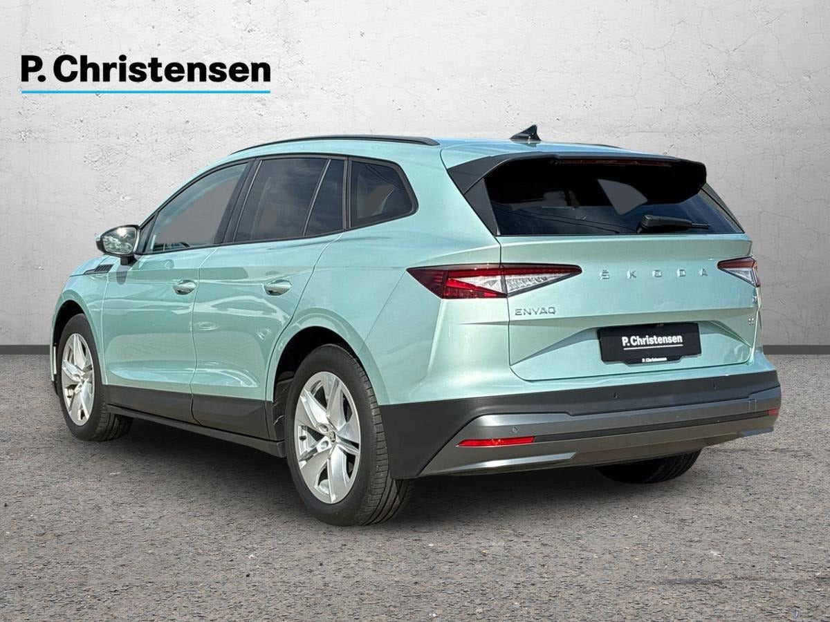 Blå Skoda Enyaq fra 2023