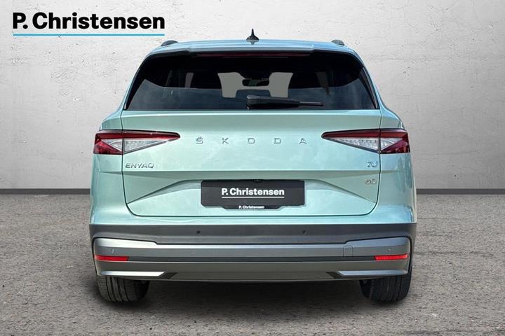 Blå Skoda Enyaq fra 2023