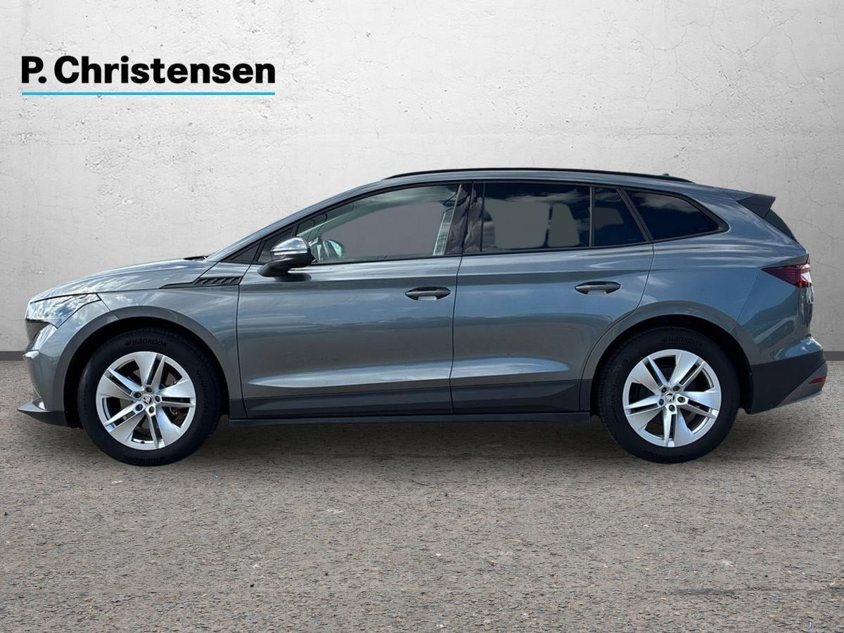 Grå Skoda Enyaq fra 2023