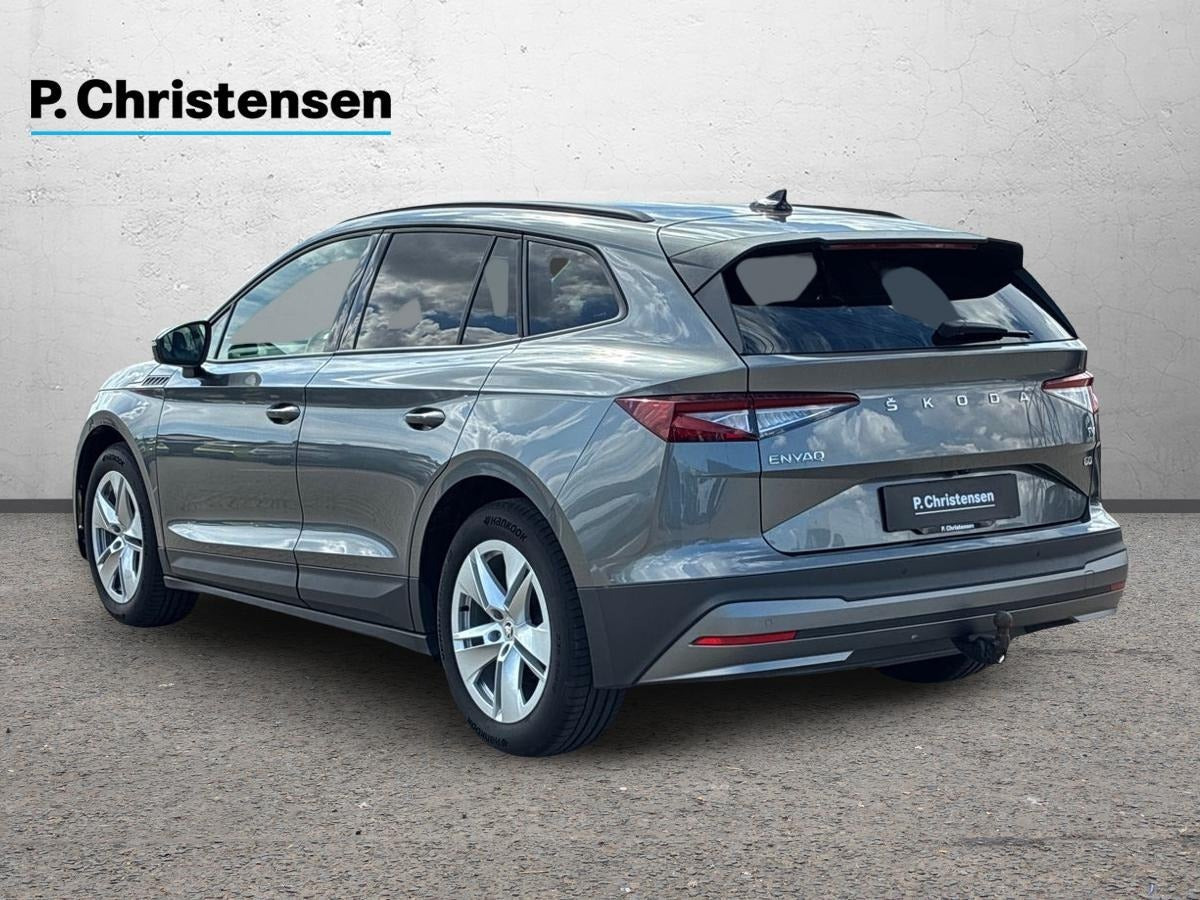 Grå Skoda Enyaq fra 2023