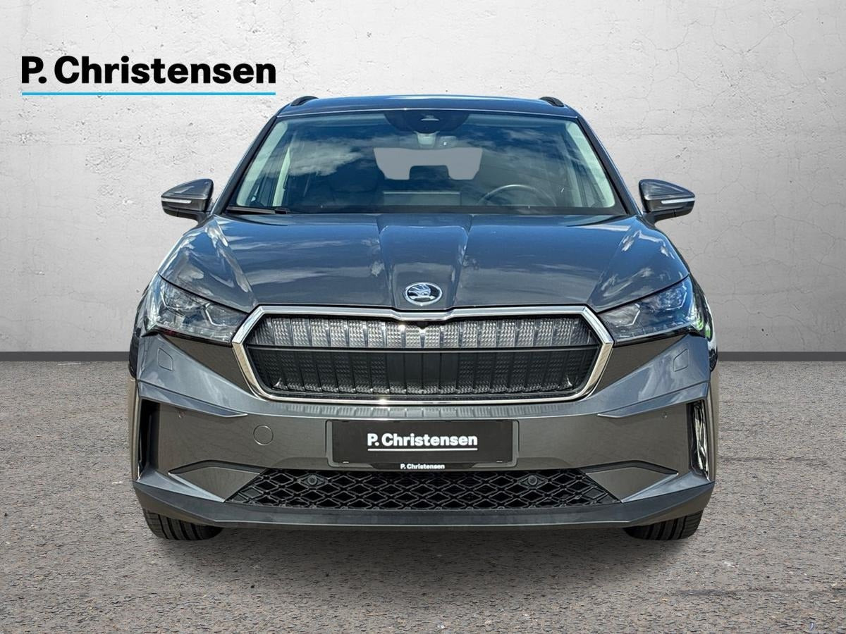 Grå Skoda Enyaq fra 2023