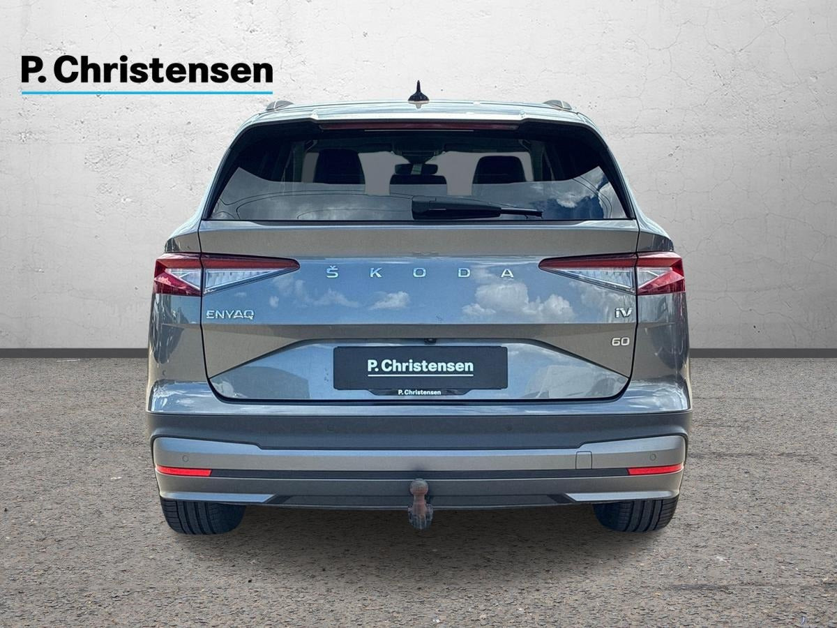Grå Skoda Enyaq fra 2023