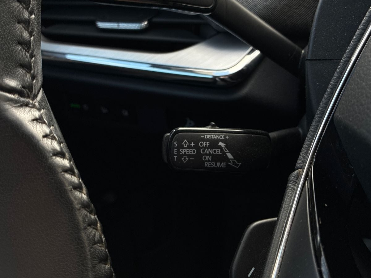 Grå Skoda Enyaq fra 2023
