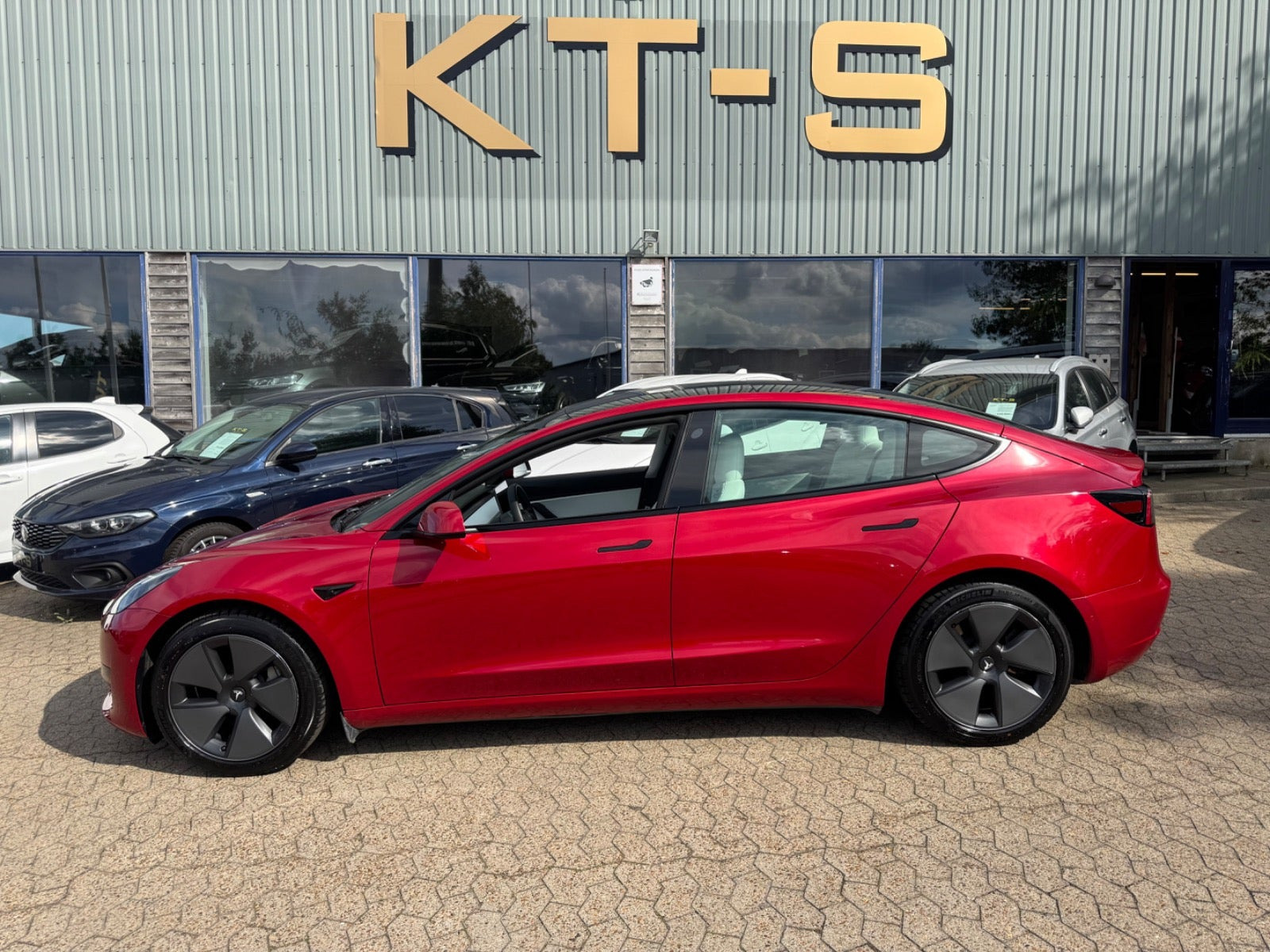 undefined Tesla Model 3 fra 2021