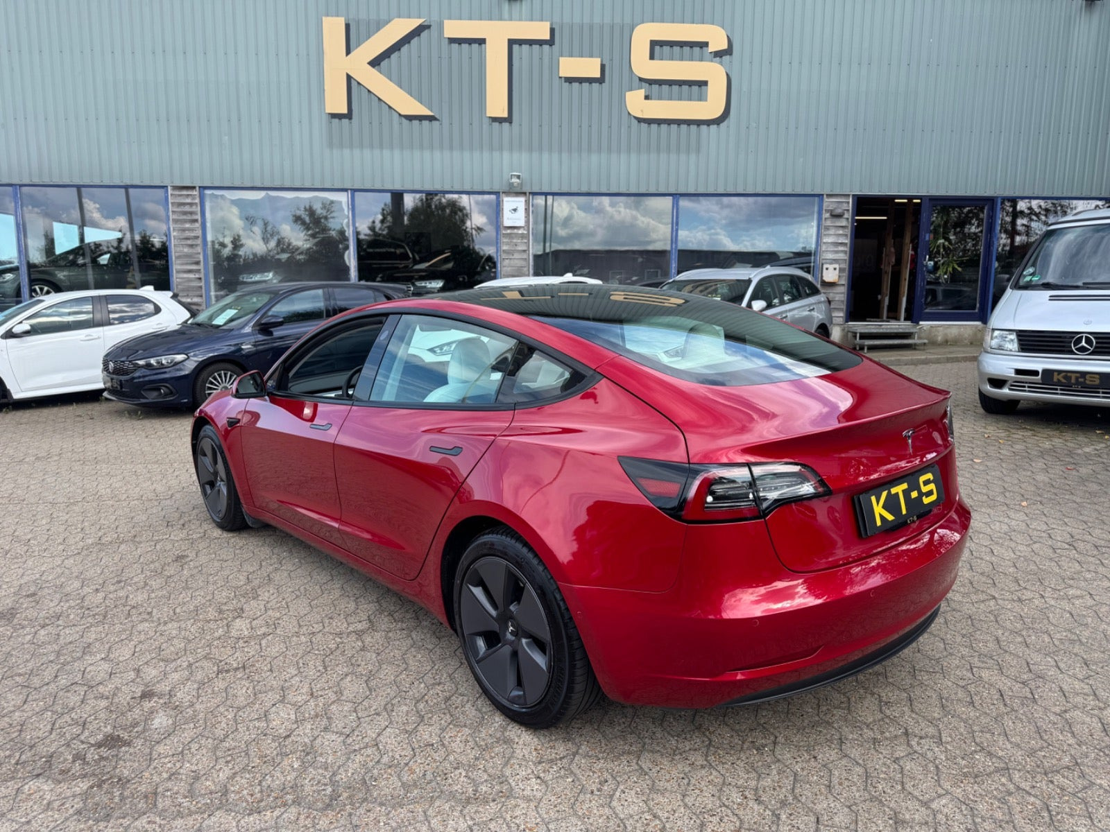 undefined Tesla Model 3 fra 2021