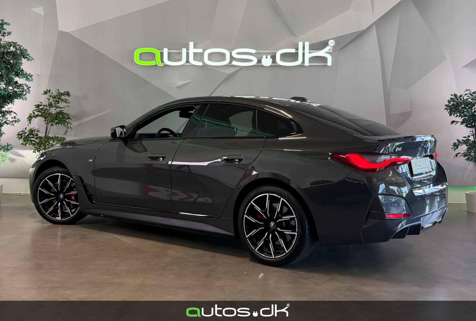 Grå BMW i4 fra 2023