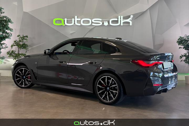 Grå BMW i4 fra 2023