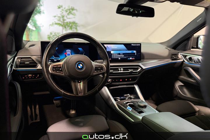 Grå BMW i4 fra 2023