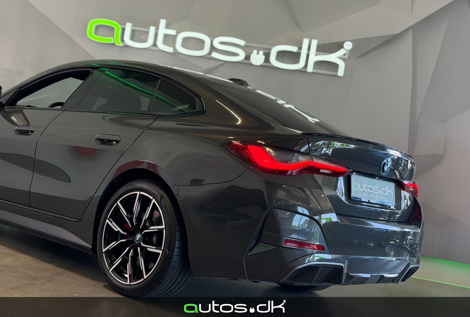 Grå BMW i4 fra 2023