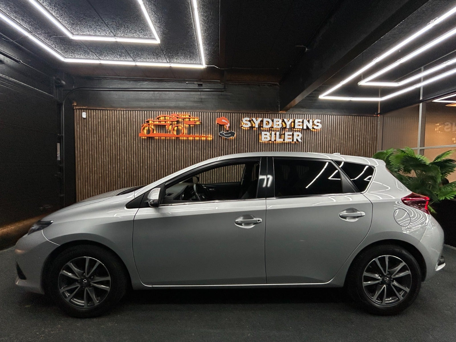 undefined Toyota Auris fra 2016