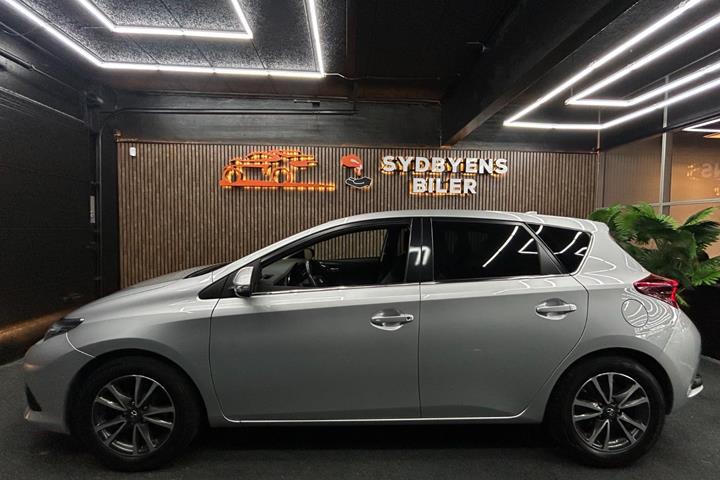 undefined Toyota Auris fra 2016