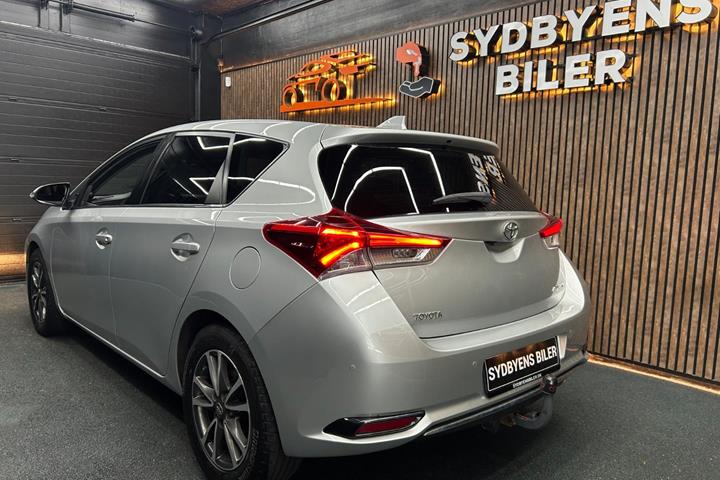 undefined Toyota Auris fra 2016