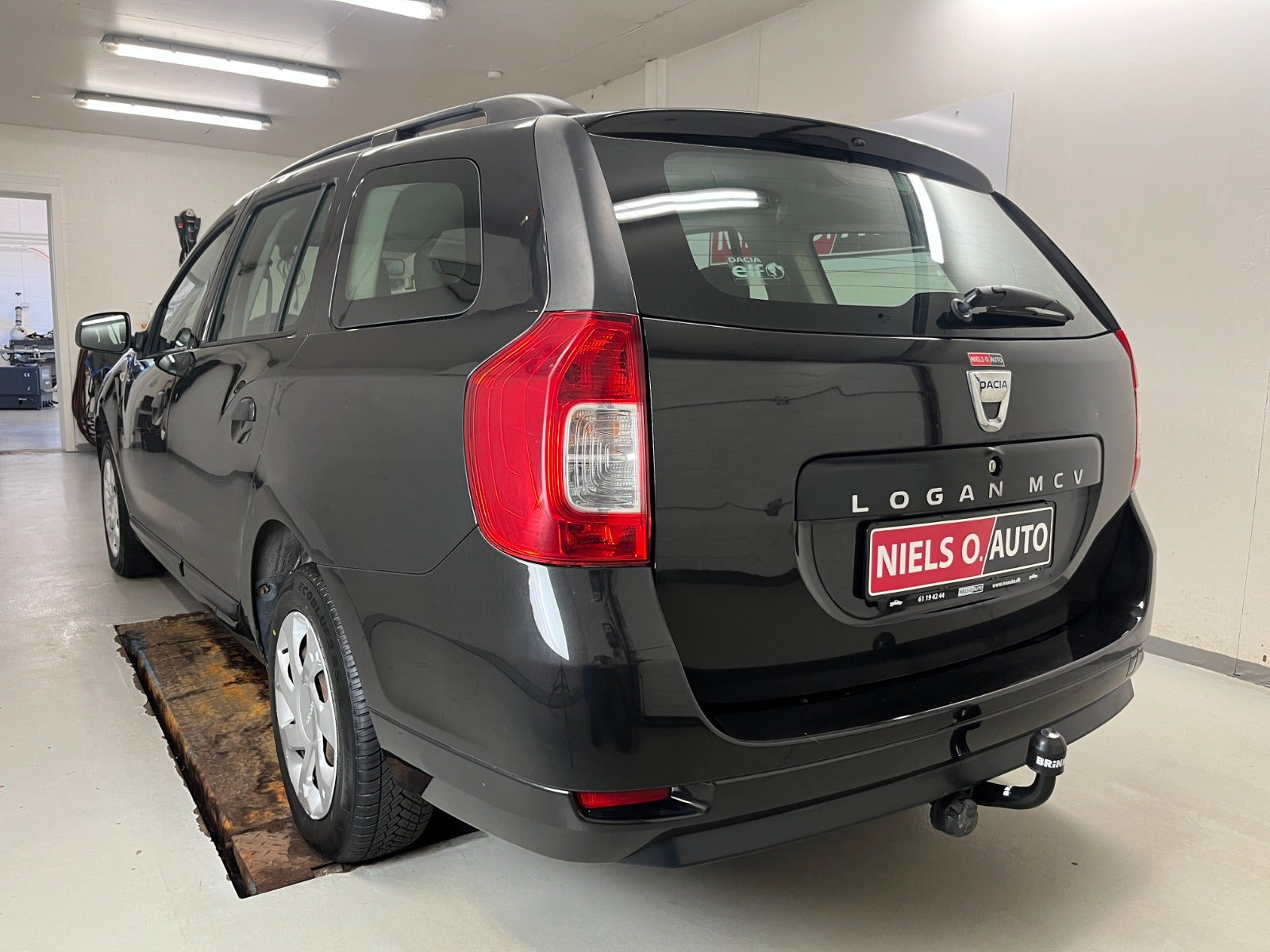 Sort Dacia Logan fra 2014