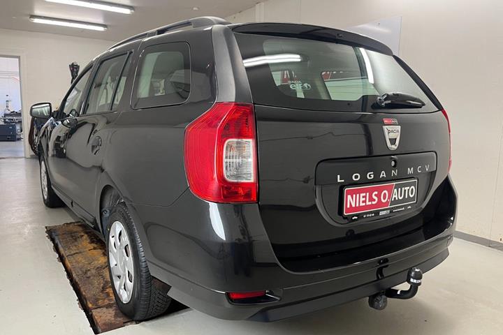 Sort Dacia Logan fra 2014
