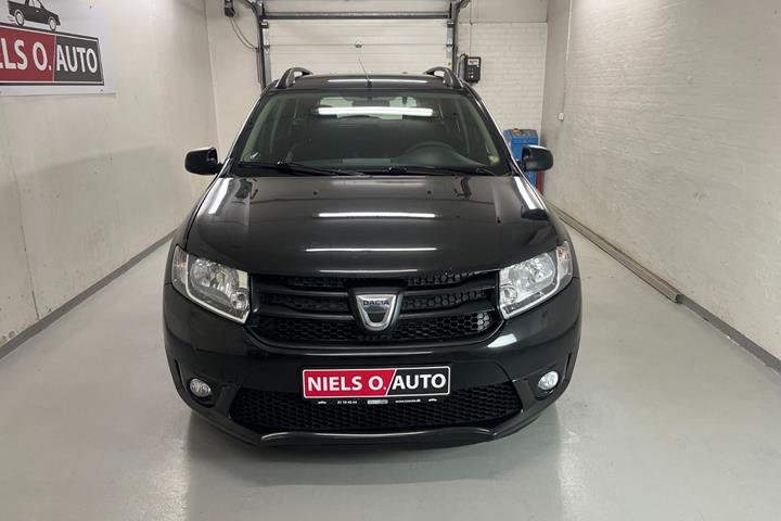 Sort Dacia Logan fra 2014