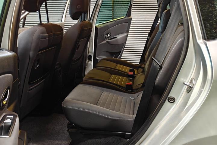 undefined Renault Scenic III fra 2014