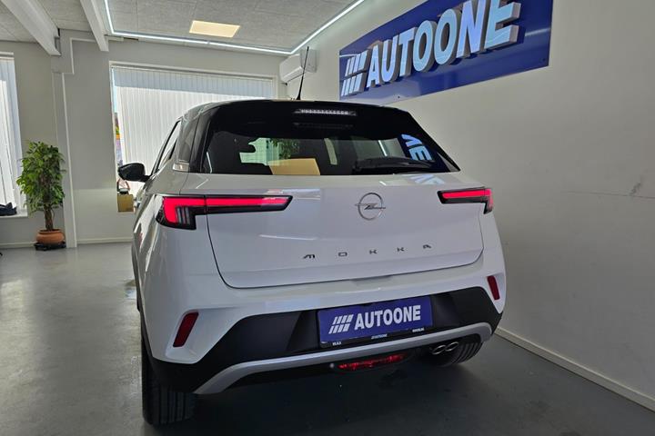 Hvid Opel Mokka fra 2023
